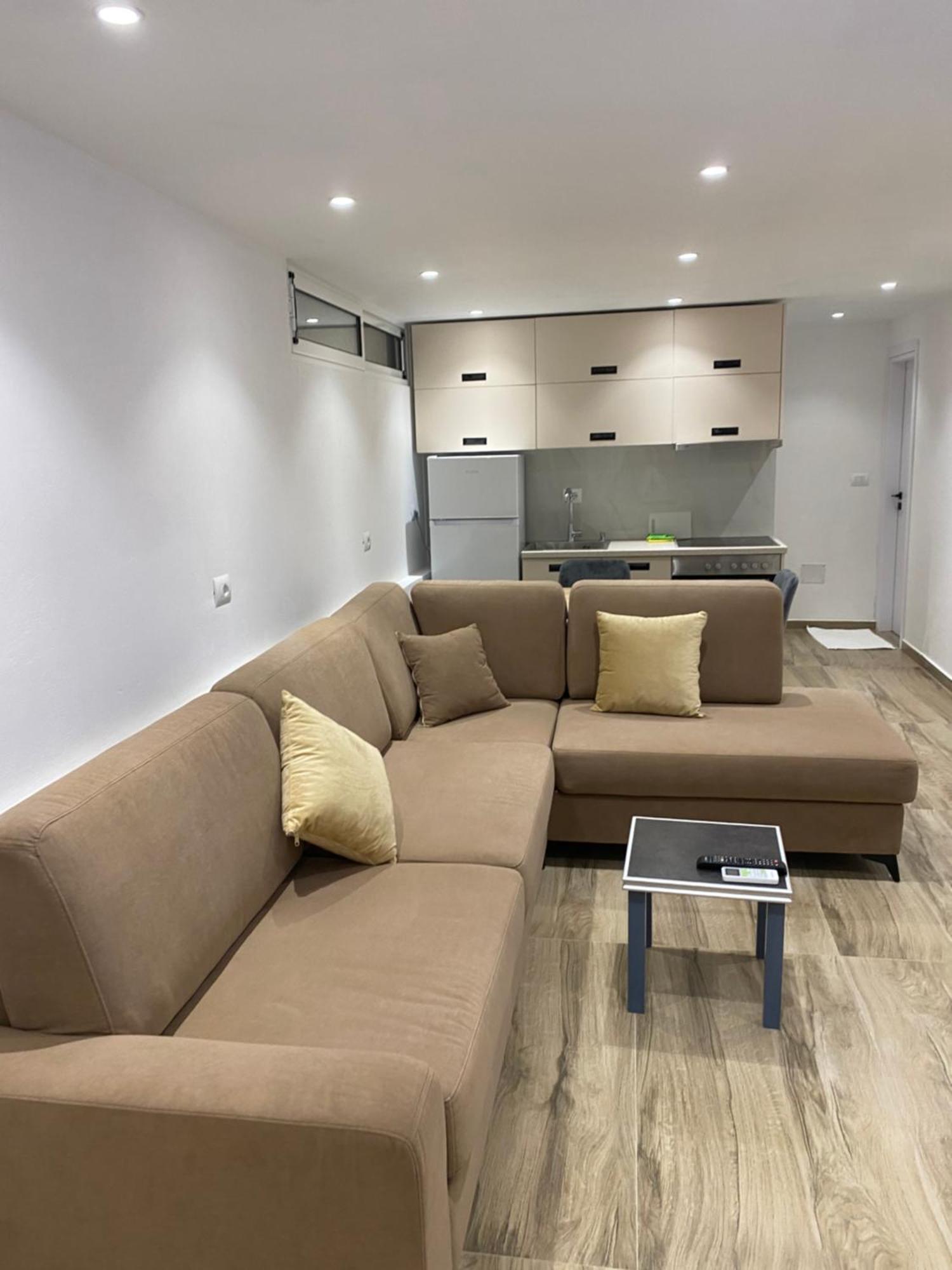 Apartaments Rraku Saranda Extérieur photo